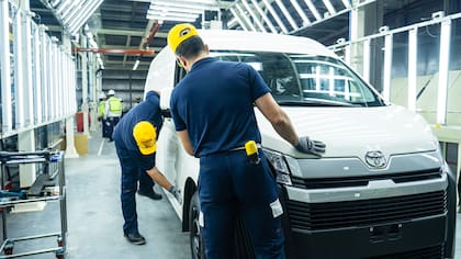 El utilitario está equipado con autopartes de 13 proveedores locales