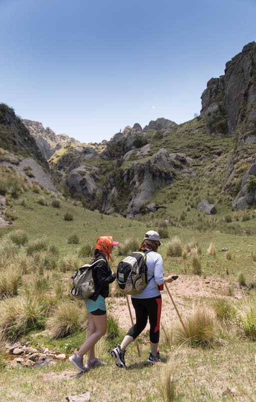El Valle de Los Lisos se llama así porque los cerros que lo rodean quedaron lisos debido a la erosión de la roca durante 350 millones de años.