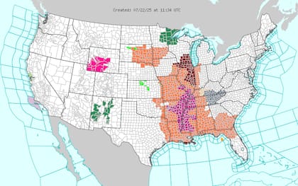 El valle del Mississippi y el sudeste soportarán temperaturas de hasta 100 °F (38 °C), con índices de calor que podrían alcanzar los 115 °F (46 °C), mientras las noches no bajarán de 75 °F (24 °C), marcando récords para julio