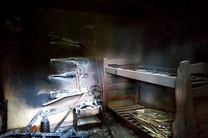 El vandalismo en la cabaña La Cristalina, en Villa Mascardi, a 30 kilómetros de Bariloche, en un conflicto que lleva años en el sur