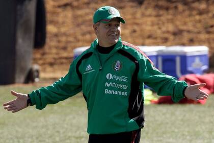 El Vasco Aguirre espera por un triunfo mexicano