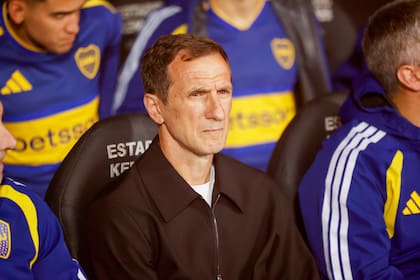 El Vasco Arruabarrena en el banco de Boca