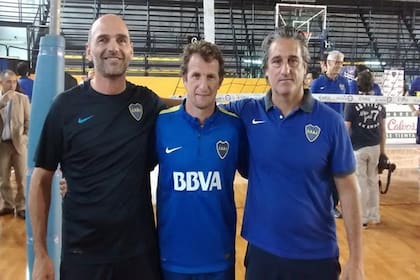 El Vasco estuvo en la presentación de los equipos de voley del club