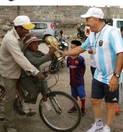 El Vasco Tour y sus clínicas de fútbol que daba por el país antes de la, pandemia aquí, en Cafayate, en Salta