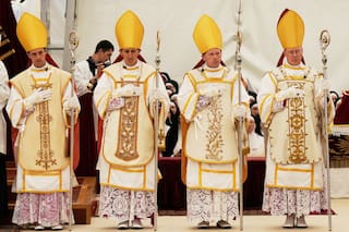 El Vaticano declara en cisma a la Fraternidad San Pío X, excomulga a sus obispos e invalida sacramentos