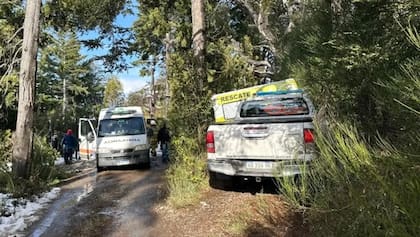 El vehículo en el que viajaban la niña y su madre cayó al lago Nahuel Huapi