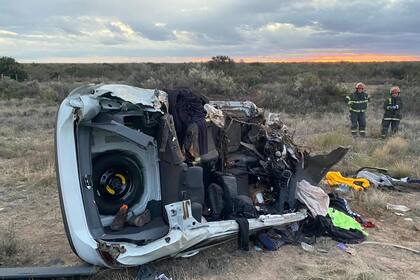 El vehículo en que viajaba la familia dio varios tumbos. FM Exitos Conesa