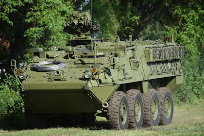 El vehículo estará equipado con radios compatibles con el TAM 2C y cuenta con el Sistema de Gestión de Batalla SITEA (Sistema Integrado de Tecnología del Ejército Argentino)