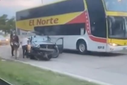 El vehículo que protagonizó el choque y vuelco en Santa Fe