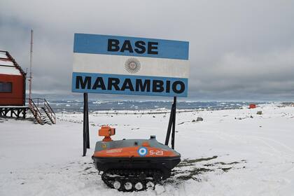 El vehículo Skua, de American Robotics, en la Base Marambio