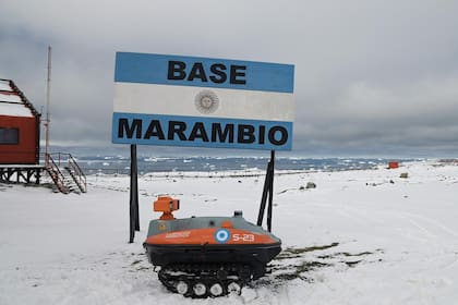 El vehículo Skua, de American Robotics, en la Base Marambio