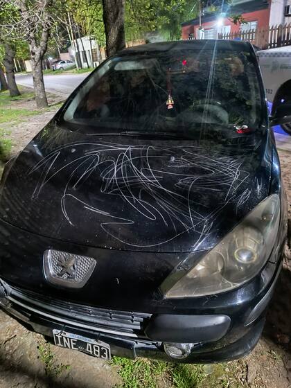 El vehículo, un Peugeot 307, resultó con daños estéticos