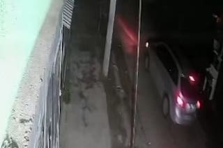Un muerto y dos heridos graves tras un ataque con ametralladora contra un grupo de vecinos en el conurbano