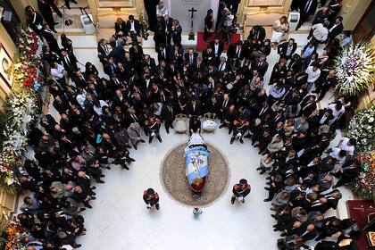 El velatorio de Néstor Kirchner en la Casa Rosada congregó a dirigentes políticos, artistas y presidentes extranjeros; el expresidente murió el 27 de octubre de 2010 en El Calafate