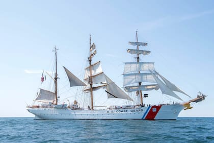 El velero más grande de Estados Unidos, llamado Buque Eagle de la Guardia Costera, ofrecerá recorridos gratuitos al público del 1° al 3 de agosto