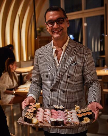 El venezolano Álvaro Pérez Miranda comenzó como camarero en Los Angeles, pero rápidamente se convirtió en un exitoso empresario con una cadena de restaurantes propios