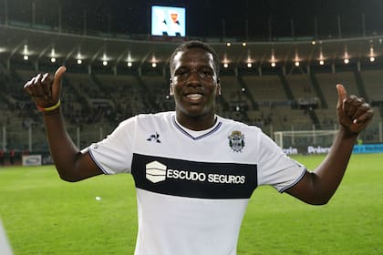 El venezolano Hurtado se destapó en la Copa Argentina y emuló algunos logros futbolísticos en su país