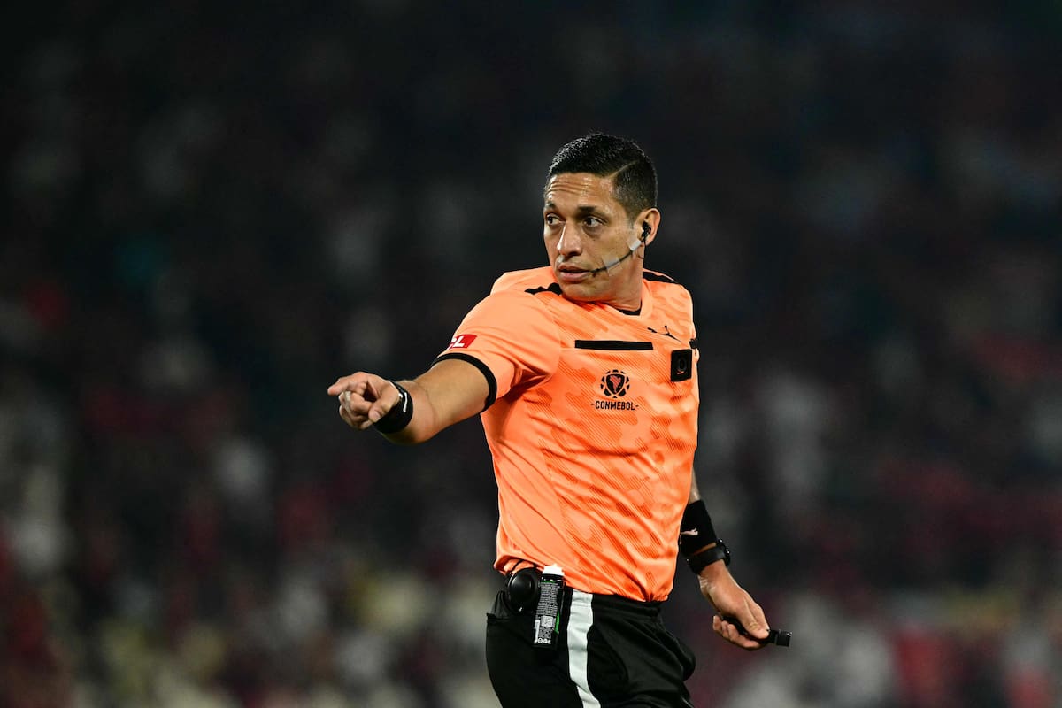 El venezolano Jesús Valenzuela cuenta con un recorrido extenso que incluye más de 500 partidos internacionales