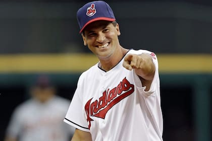 El venezolano Omar Vizquel se convirtió en un ícono del beisbol, pero su aprobación ha descendido y lo dejaría afuera del salón de la fama (MLB)