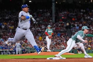 Carter Jensen conecta doble de dos carreras en triunfo de Reales, 3-2 sobre Medias Rojas