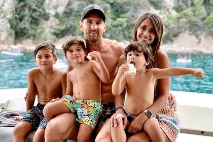 En un video, Antonela Roccuzzo muestra cómo se prepara la familia de Lionel Messi para recibir las fiestas