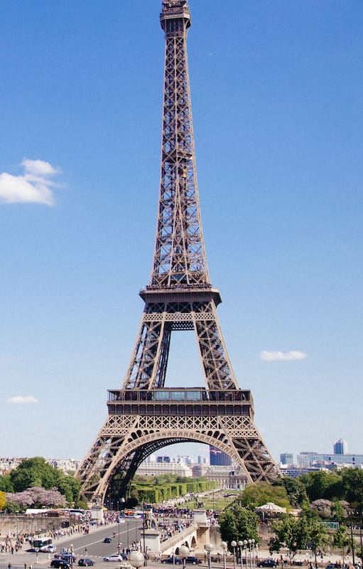 El verano europeo es ideal para visitar la Torre.