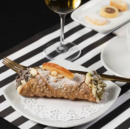 El verdadero cannoli siciliano, con pistachos, está en Fresca.