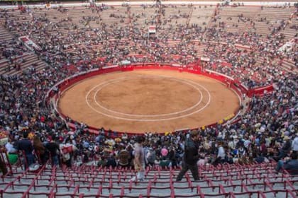 El veredicto de la Suprema Corte llega en un momento muy tenso entre los juzgados y los taurinos tras la clausura de la Plaza México, en la capital, por orden de un juez federal (Crédito: El País)