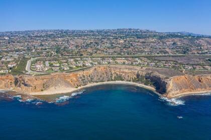 El vertedero de aguas profundas está a apenas 19 km de la península de Palos Verdes
