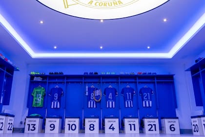 El vestuario de Riazor, el estadio del Deportivo de A Coruña, listo para el regreso a La Liga de España