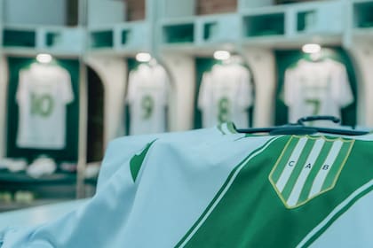 La crisis de Banfield: acusaciones cruzadas, jugadores que se van, deudas millonarias y un equipo low-cost