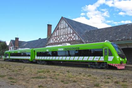 El viaje comienza a las 19.15, cuando la formación se pone en marcha. Y el regreso a Bariloche es a las 00.20.