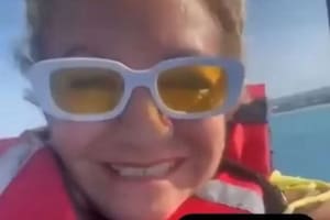 El video de la funcionaria se volvió viral en cuestión de horas por usar lenguaje inapropiado y racista