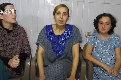 El video de tres supuestas rehenes capturadas por Hamas.