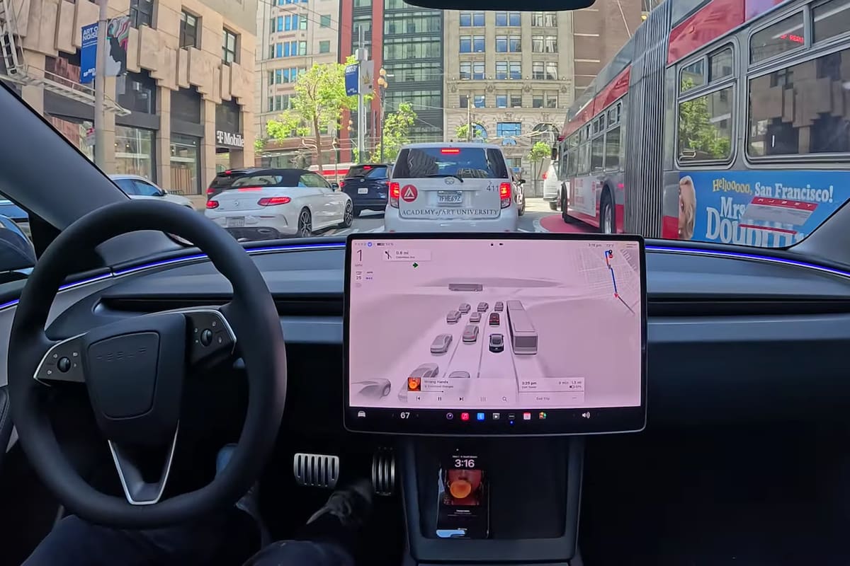 El video de un Tesla autónomo que hizo 50 kilómetros sin intervención humana y llamó la atención de Elon Musk: “Nadie va a querer viajar de otra manera”