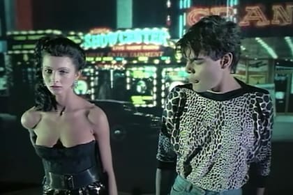 El videoclip de "Big in Japan" es un buen resumen de la estética de los años 80
