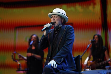 El videoclip de "Un último vals" antecedió la salida de Joaquín Sabina al escenario