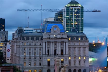 El viejo edificio del Correo fue refaccionado para albergar al nuevo Centro Cultural Néstor Kirchner