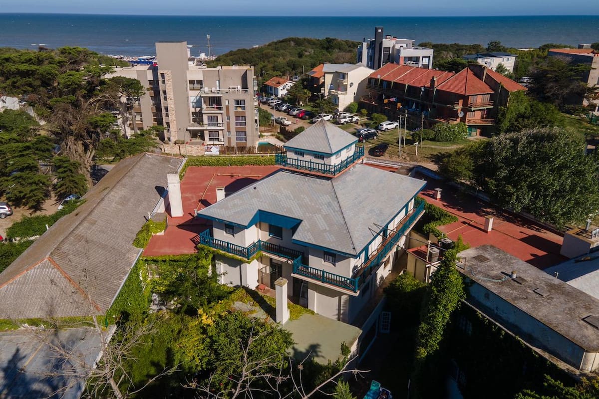 El Viejo Hotel Ostende es una de las tres construcciones originales que siguen en pie en el balneario