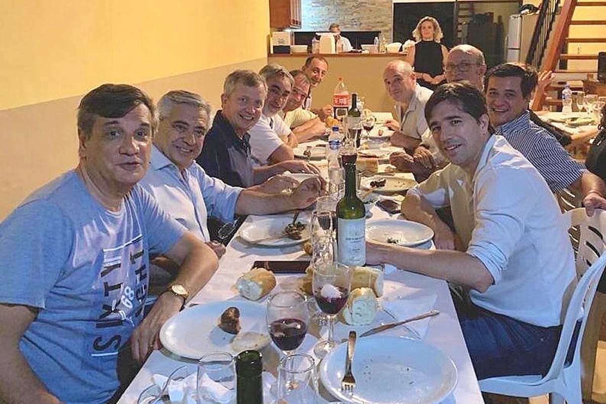 El viernes por la noche, Monzó cenó con intendentes radicales bonaerenses