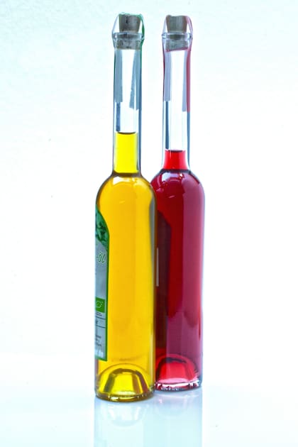 El vinagre de manzana equilibra el pH de la piel, lo que resulta beneficioso para los pies