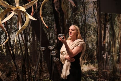 El vínculo con la naturaleza (viva, muerta) es un tema recurrente en la obra de Nicola Costantino.
