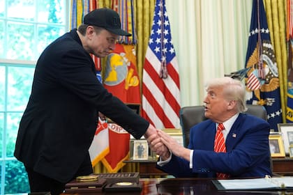 El vínculo con Trump se tensó tras una serie de críticas públicas, posteos eliminados y una disculpa parcial del empresario