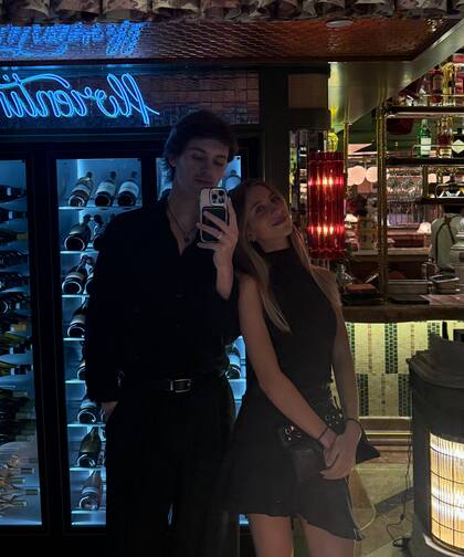 El vínculo formal arrancó en 2022, mientras finalizaban el colegio secundario. Sin embargo, el camino hacia el noviazgo exigió paciencia (Foto: Instagram @beniciogravier)