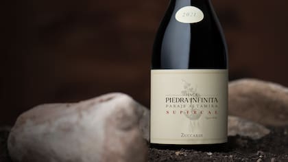 El vino 100 puntos de este informe de Atkin