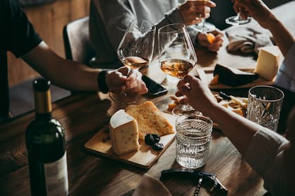 El vino naranja es ideal para maridar con la previa del asado