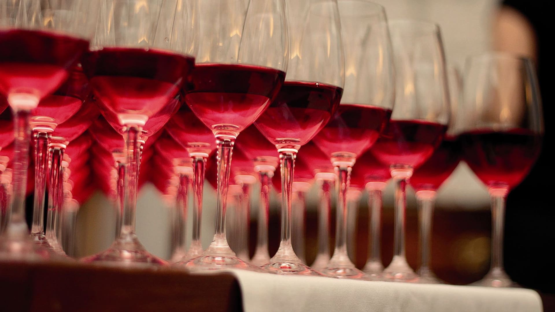 El vino tinto contiene distintas sustancias antioxidantes