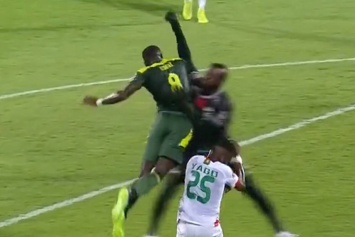 El violento choque entre Herve Koffi y Kouyaté