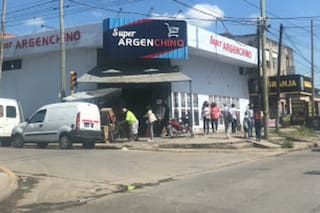 Un supermercadista chino mató a un ladrón encapuchado: era el carnicero de su comercio