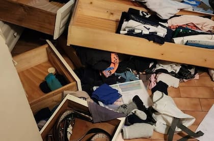 Así dejaron delincuentes la vivienda de un periodista de La Plata luego de entrar a robar